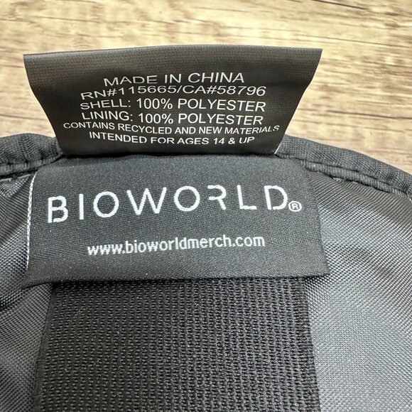 Bioworld Naruto Shippuden Sling Bag Black Green Unisex Hot Topic Zip Pockets NWT - Picture 13 of 14